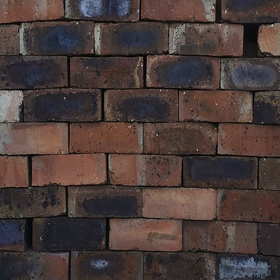 Clay Plasters Plant 3 brick featuring a rough NFX texture designed for structural walling and stable plaster finishes.